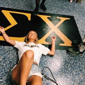 Meet your Posher, Megan